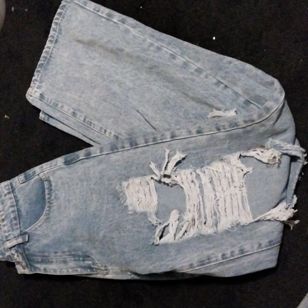 90s Wide leg ripped jeans